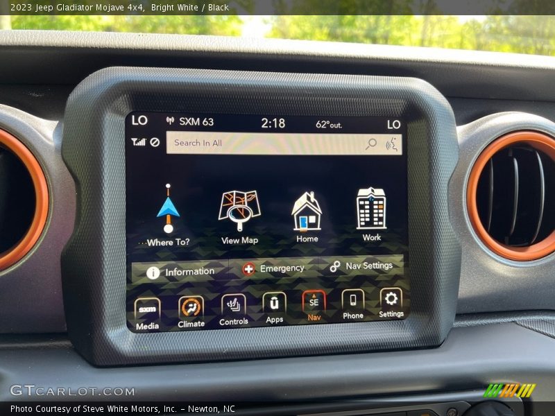 Bright White / Black 2023 Jeep Gladiator Mojave 4x4
