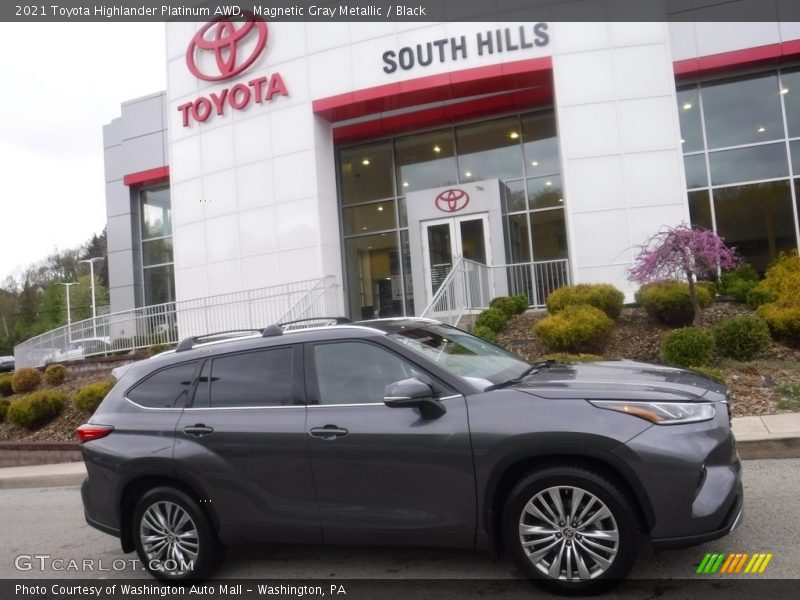 Magnetic Gray Metallic / Black 2021 Toyota Highlander Platinum AWD