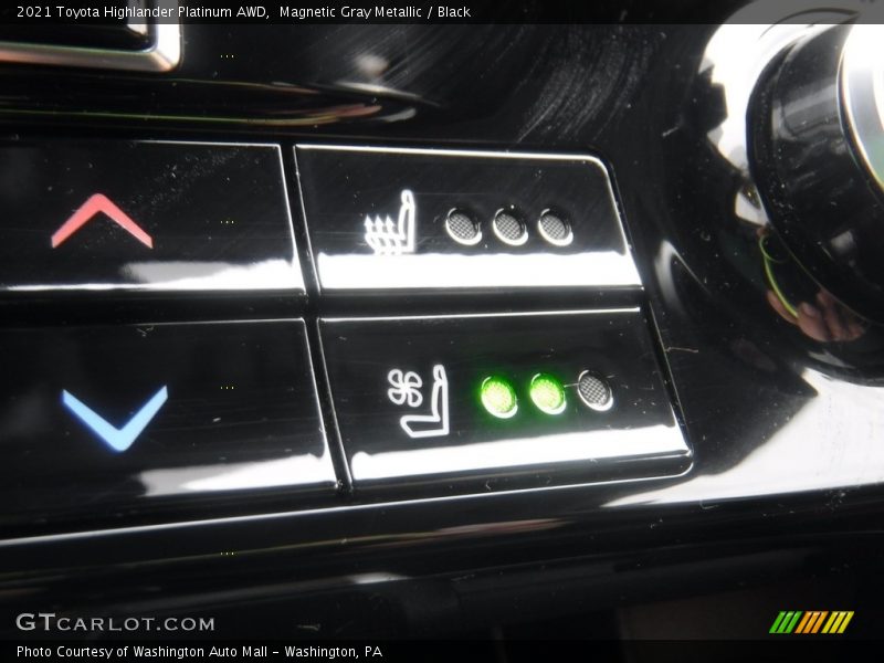 Magnetic Gray Metallic / Black 2021 Toyota Highlander Platinum AWD