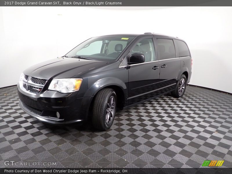 Black Onyx / Black/Light Graystone 2017 Dodge Grand Caravan SXT