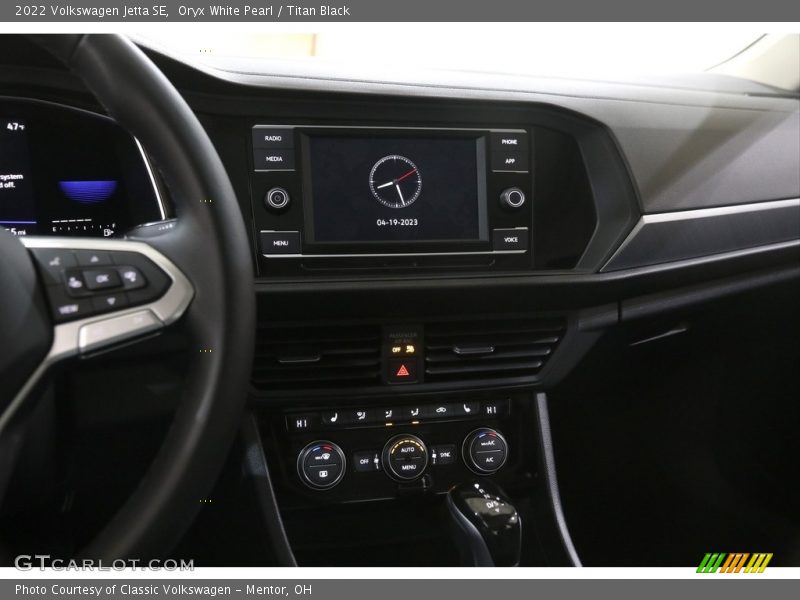 Controls of 2022 Jetta SE