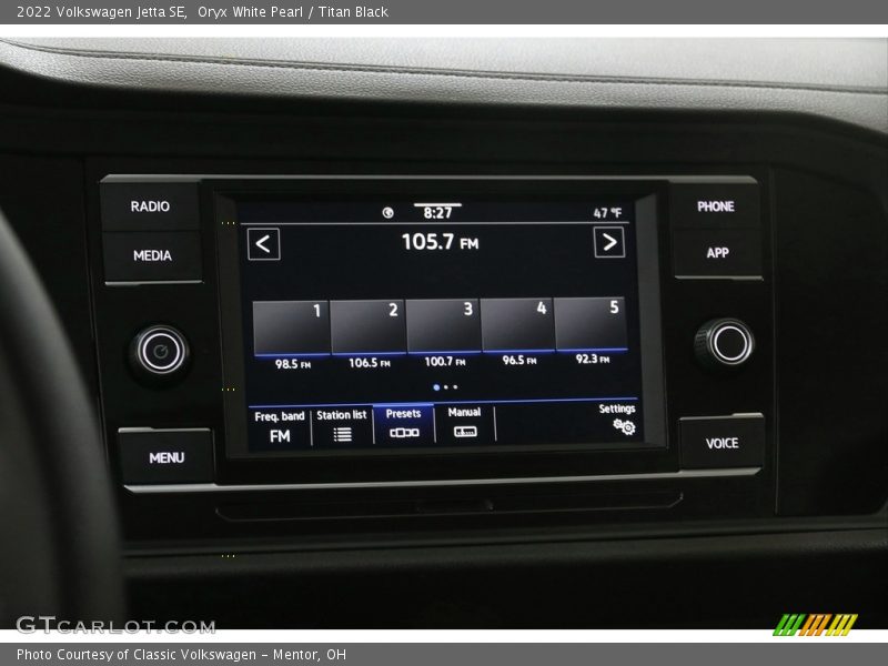 Controls of 2022 Jetta SE