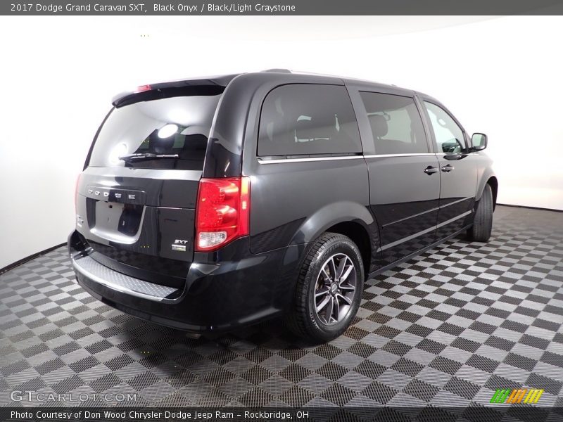 Black Onyx / Black/Light Graystone 2017 Dodge Grand Caravan SXT