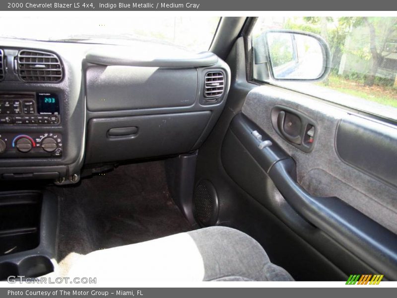 Indigo Blue Metallic / Medium Gray 2000 Chevrolet Blazer LS 4x4