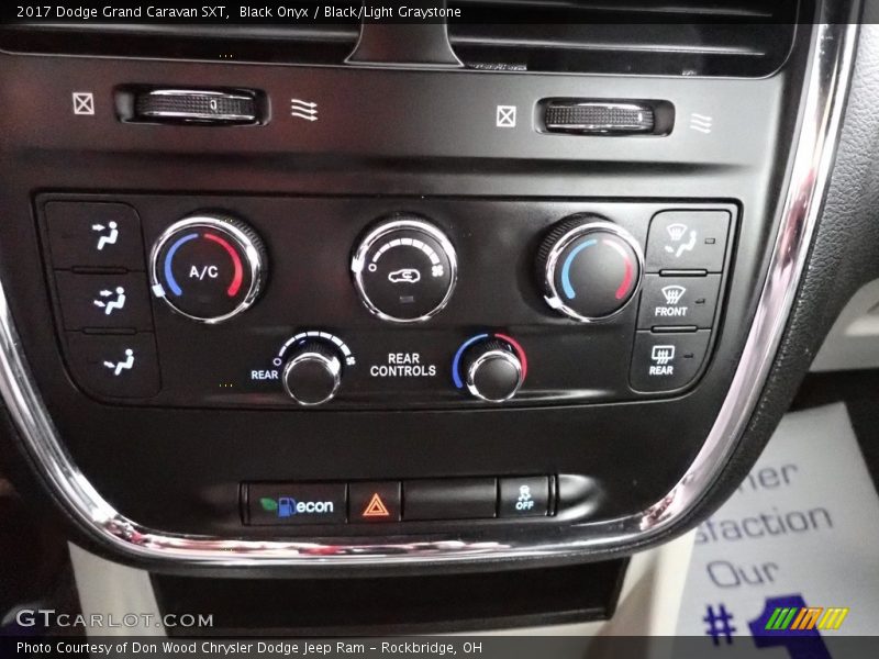 Black Onyx / Black/Light Graystone 2017 Dodge Grand Caravan SXT