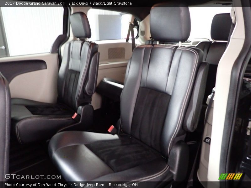 Black Onyx / Black/Light Graystone 2017 Dodge Grand Caravan SXT