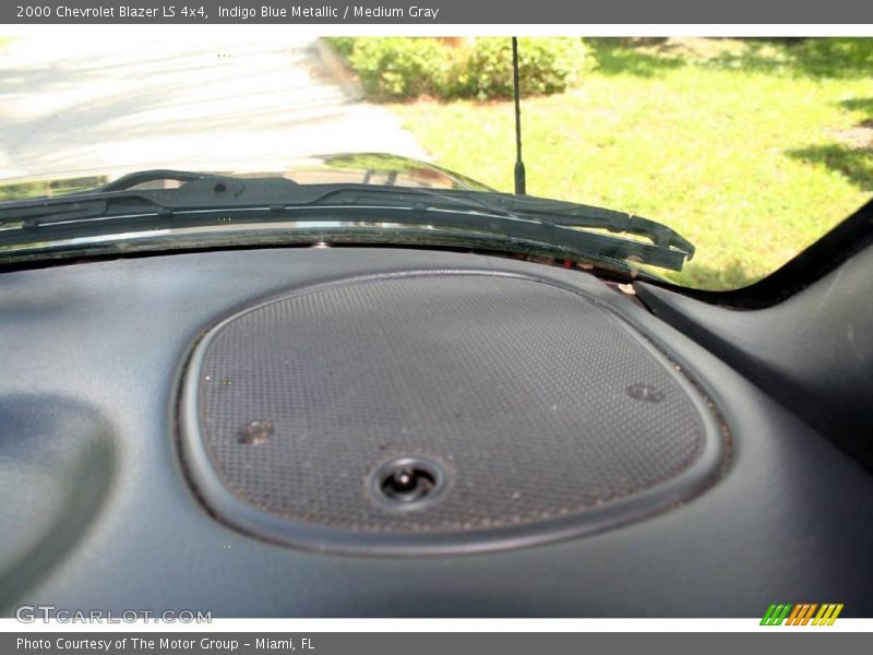 Indigo Blue Metallic / Medium Gray 2000 Chevrolet Blazer LS 4x4