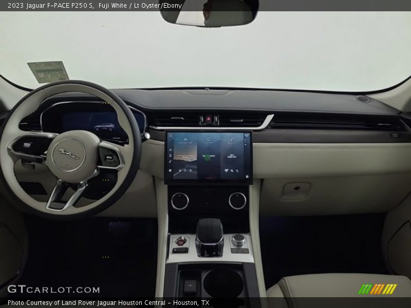 Dashboard of 2023 F-PACE P250 S