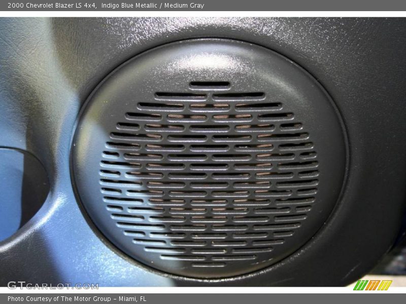 Indigo Blue Metallic / Medium Gray 2000 Chevrolet Blazer LS 4x4