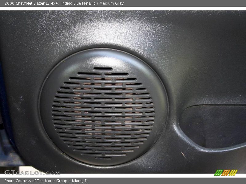 Indigo Blue Metallic / Medium Gray 2000 Chevrolet Blazer LS 4x4