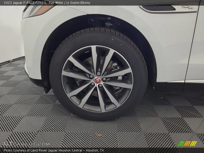 Fuji White / Lt Oyster/Ebony 2023 Jaguar F-PACE P250 S