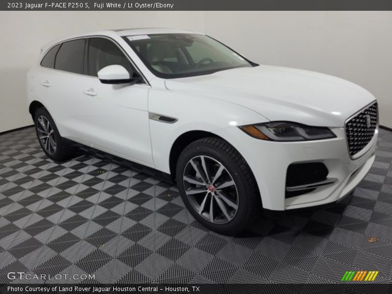 Front 3/4 View of 2023 F-PACE P250 S