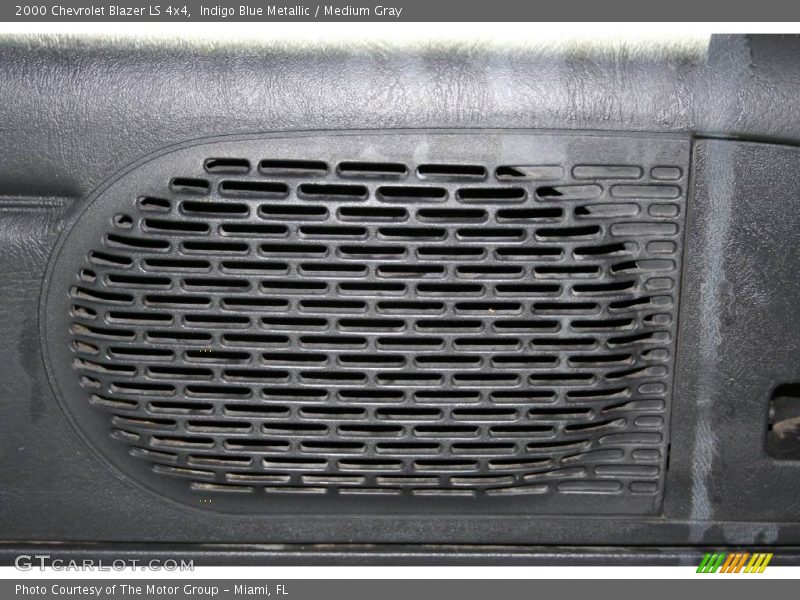 Indigo Blue Metallic / Medium Gray 2000 Chevrolet Blazer LS 4x4