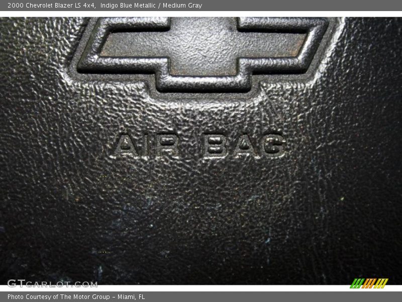 Indigo Blue Metallic / Medium Gray 2000 Chevrolet Blazer LS 4x4