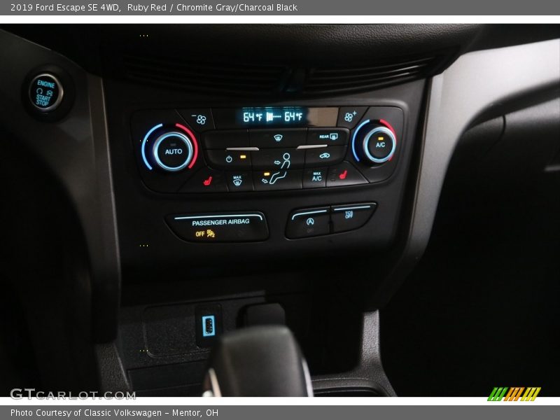 Ruby Red / Chromite Gray/Charcoal Black 2019 Ford Escape SE 4WD