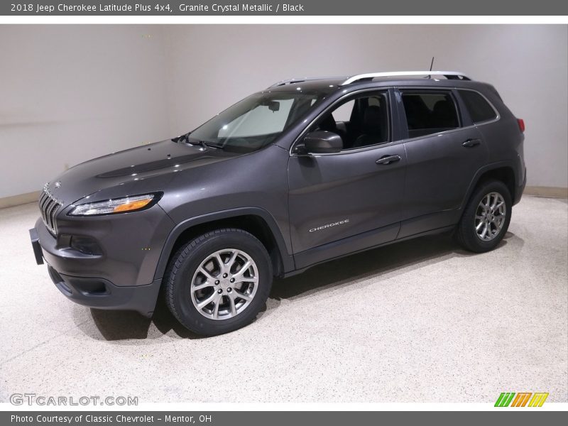 Front 3/4 View of 2018 Cherokee Latitude Plus 4x4