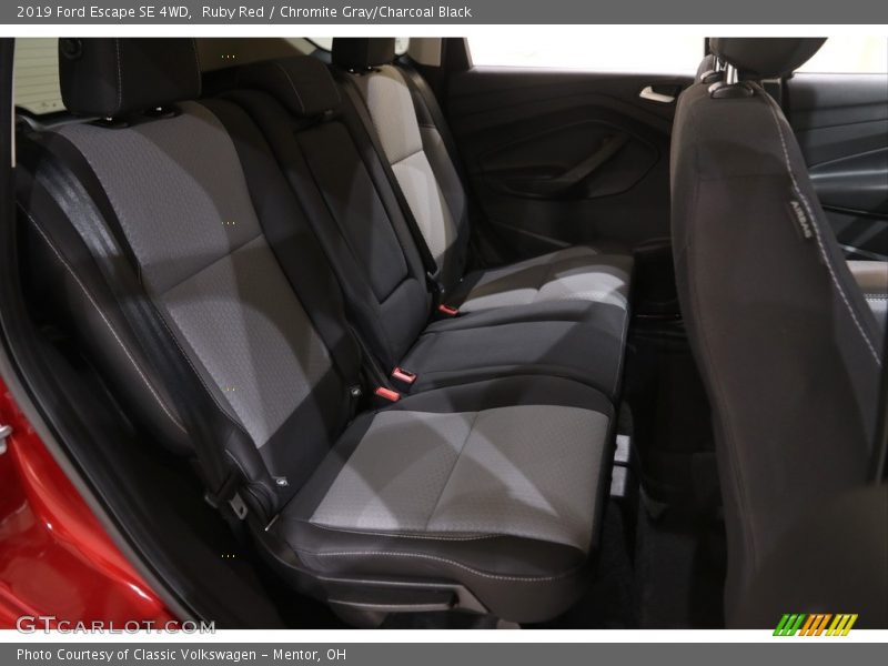 Ruby Red / Chromite Gray/Charcoal Black 2019 Ford Escape SE 4WD