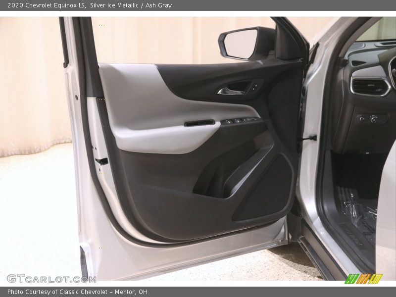 Silver Ice Metallic / Ash Gray 2020 Chevrolet Equinox LS