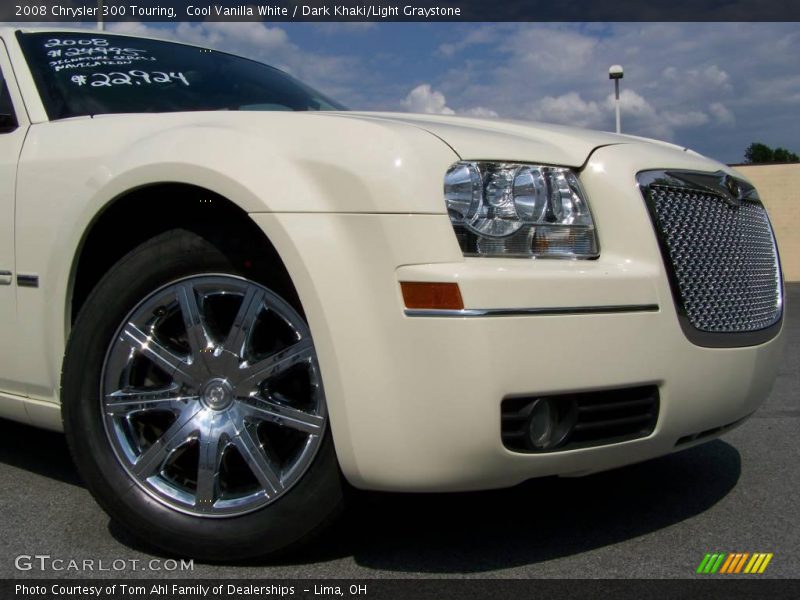 Cool Vanilla White / Dark Khaki/Light Graystone 2008 Chrysler 300 Touring