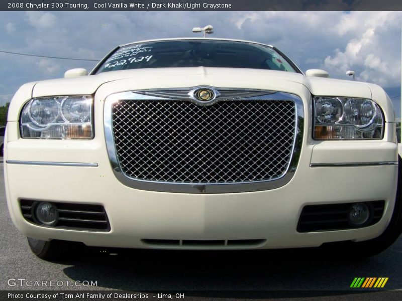 Cool Vanilla White / Dark Khaki/Light Graystone 2008 Chrysler 300 Touring