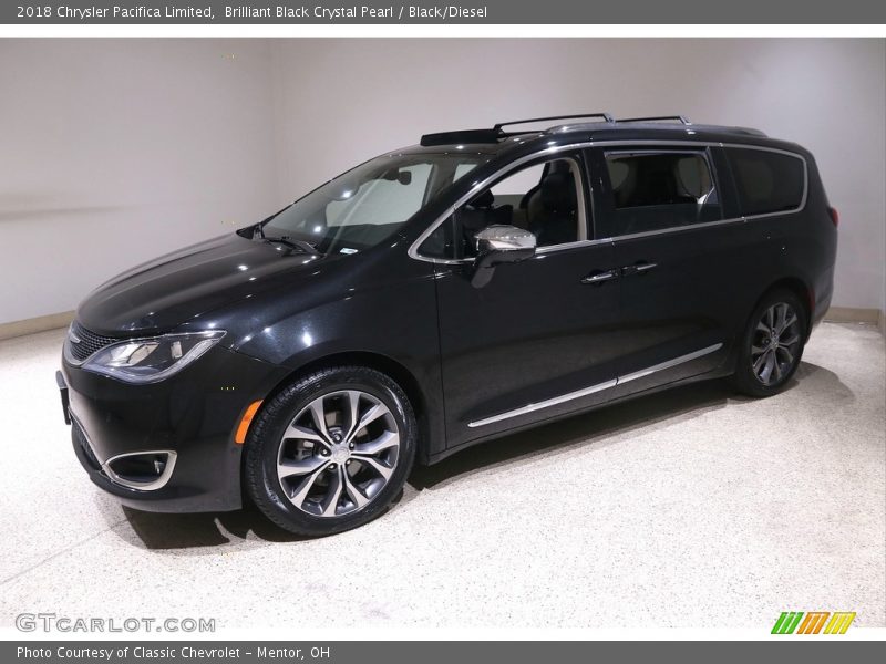 Brilliant Black Crystal Pearl / Black/Diesel 2018 Chrysler Pacifica Limited