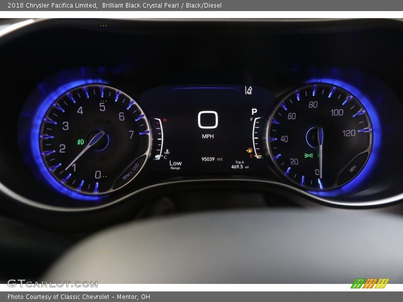 Brilliant Black Crystal Pearl / Black/Diesel 2018 Chrysler Pacifica Limited