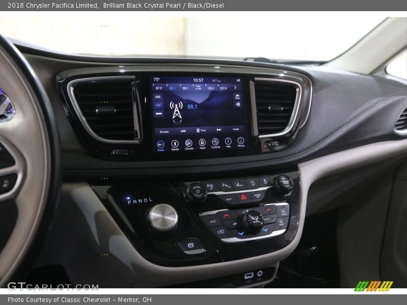 Brilliant Black Crystal Pearl / Black/Diesel 2018 Chrysler Pacifica Limited