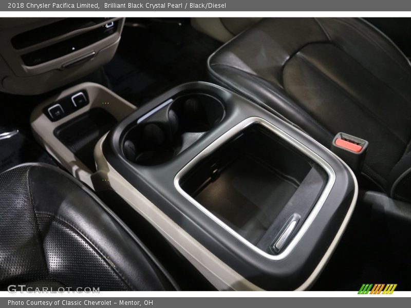 Brilliant Black Crystal Pearl / Black/Diesel 2018 Chrysler Pacifica Limited