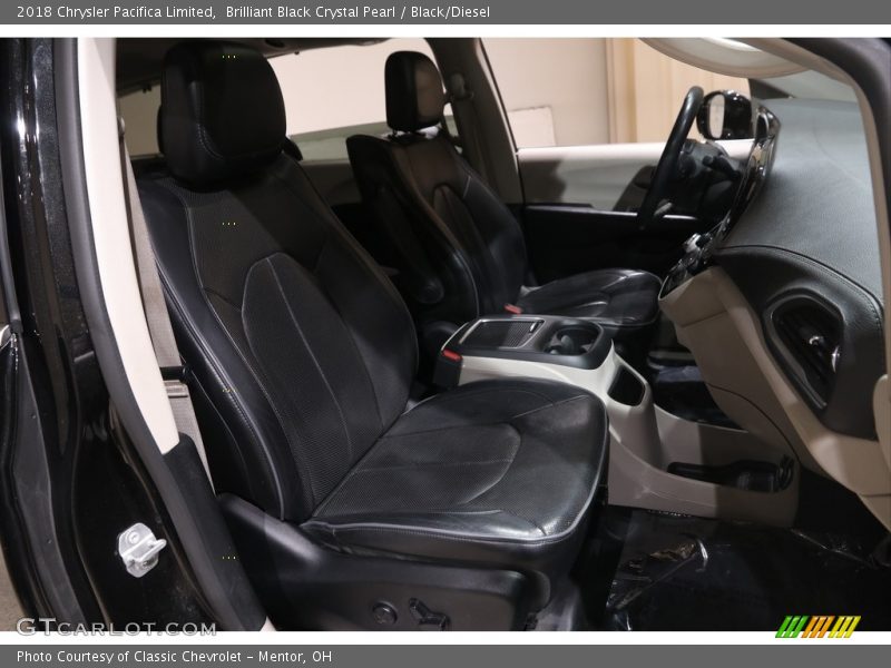 Brilliant Black Crystal Pearl / Black/Diesel 2018 Chrysler Pacifica Limited