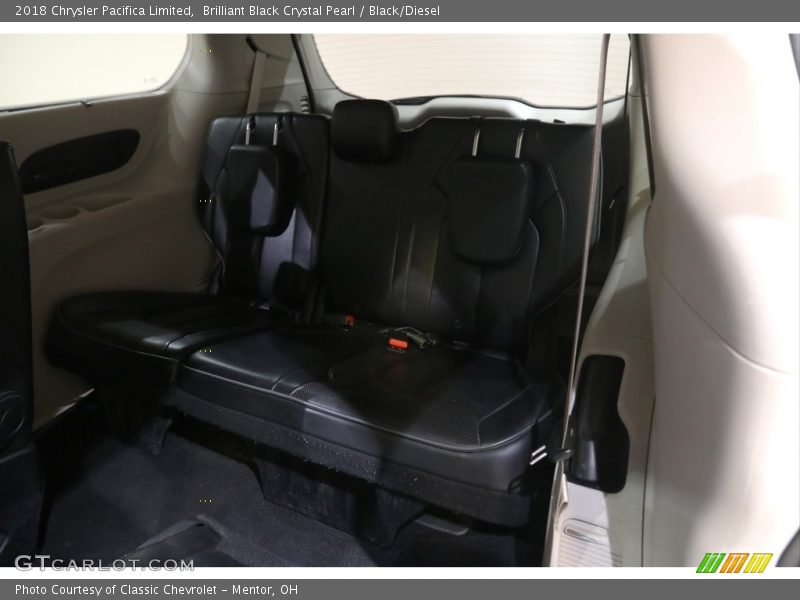 Brilliant Black Crystal Pearl / Black/Diesel 2018 Chrysler Pacifica Limited