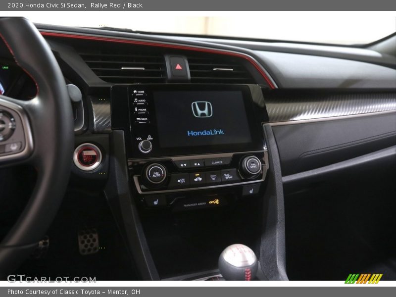 Controls of 2020 Civic Si Sedan