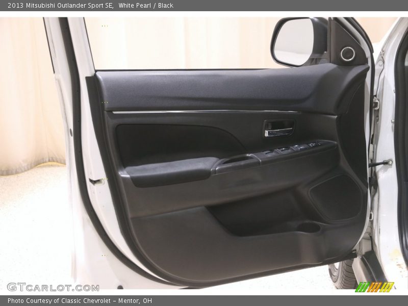 Door Panel of 2013 Outlander Sport SE