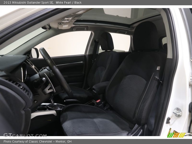 White Pearl / Black 2013 Mitsubishi Outlander Sport SE