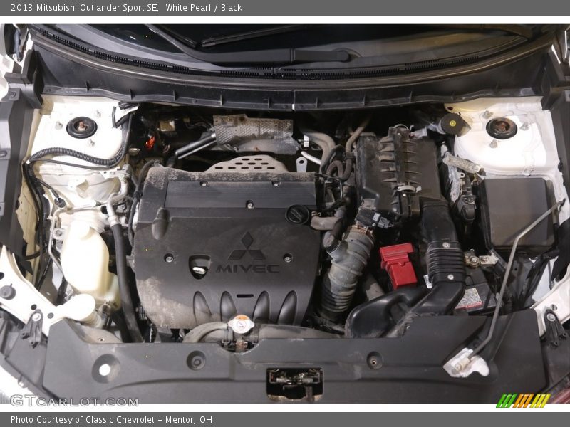 White Pearl / Black 2013 Mitsubishi Outlander Sport SE