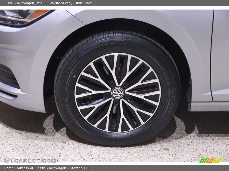 Pyrite Silver / Titan Black 2020 Volkswagen Jetta SE