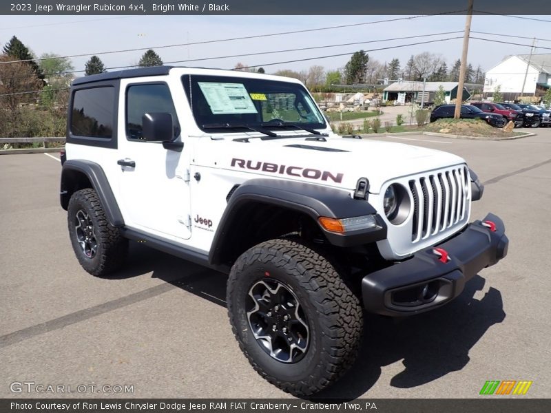 Front 3/4 View of 2023 Wrangler Rubicon 4x4