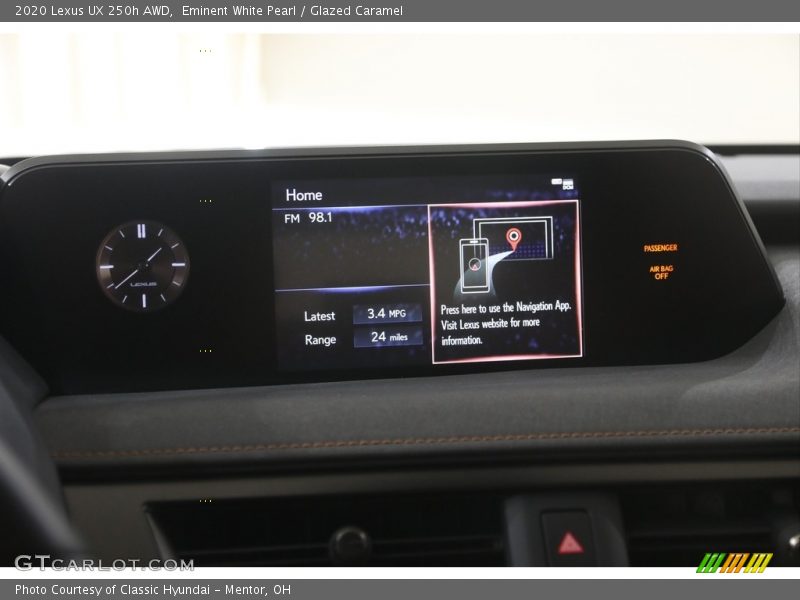 Eminent White Pearl / Glazed Caramel 2020 Lexus UX 250h AWD