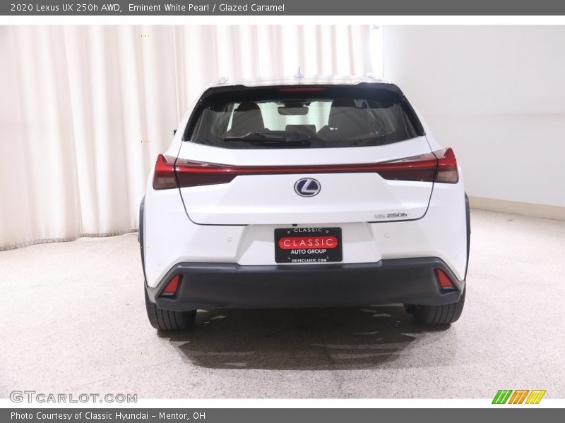 Eminent White Pearl / Glazed Caramel 2020 Lexus UX 250h AWD