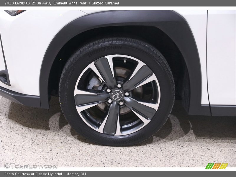 Eminent White Pearl / Glazed Caramel 2020 Lexus UX 250h AWD