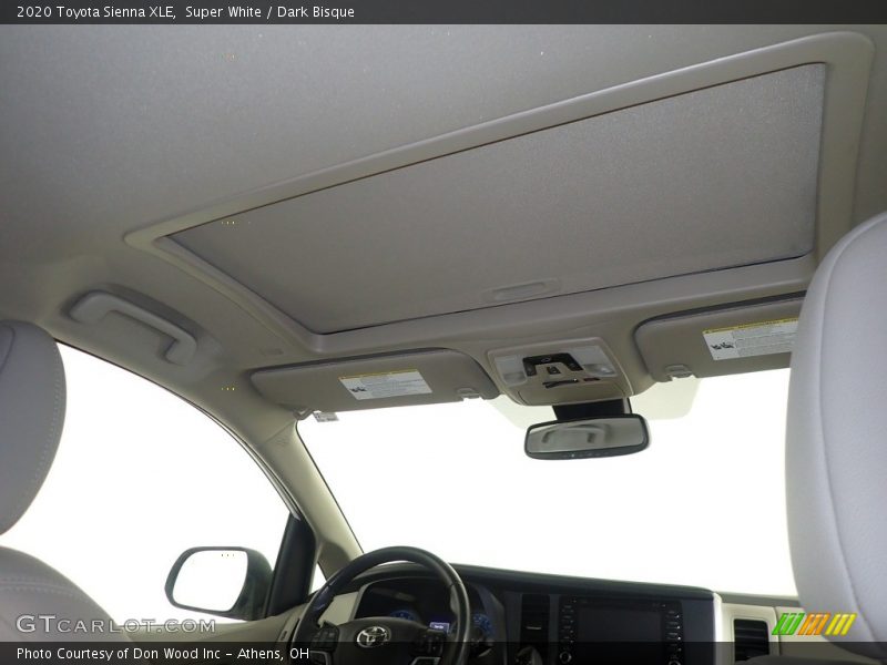 Super White / Dark Bisque 2020 Toyota Sienna XLE