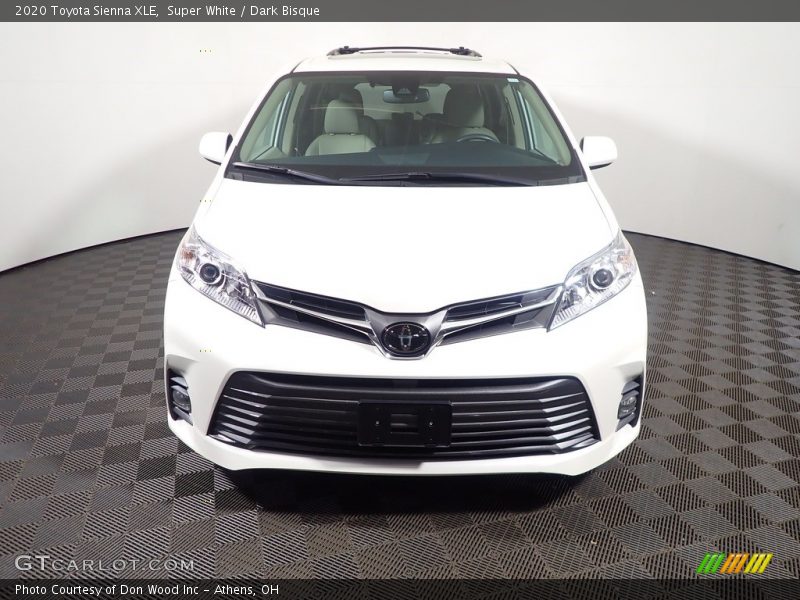 Super White / Dark Bisque 2020 Toyota Sienna XLE