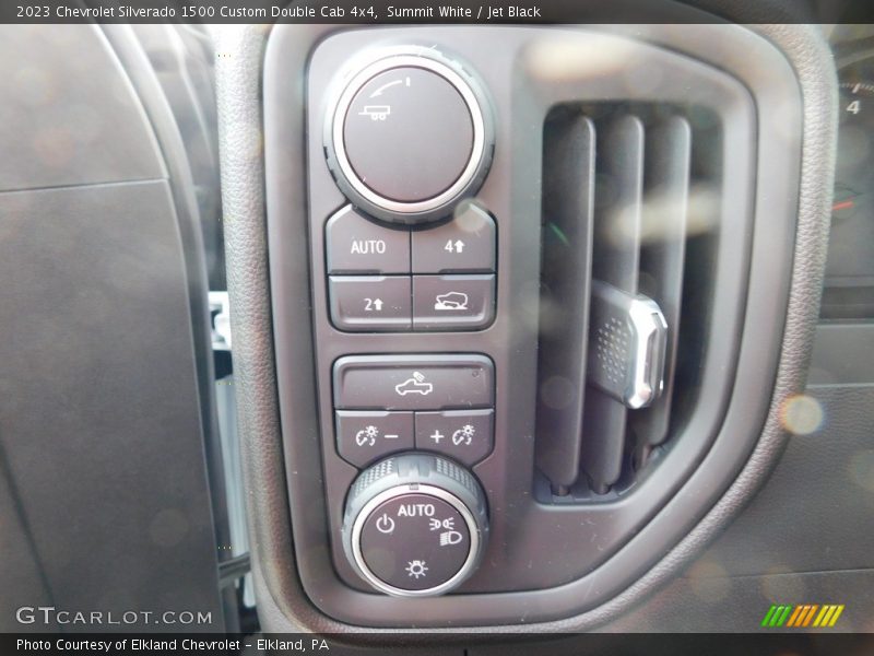 Summit White / Jet Black 2023 Chevrolet Silverado 1500 Custom Double Cab 4x4