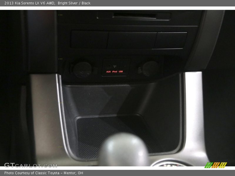 Bright Silver / Black 2013 Kia Sorento LX V6 AWD