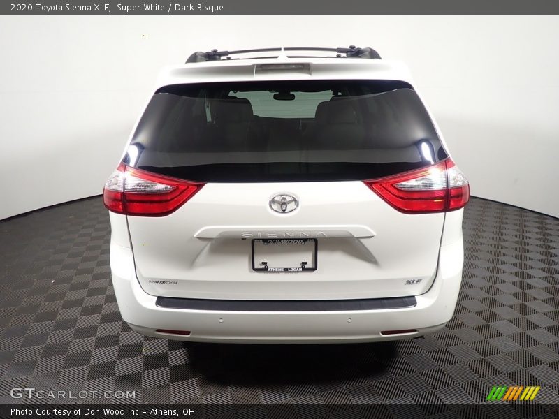Super White / Dark Bisque 2020 Toyota Sienna XLE