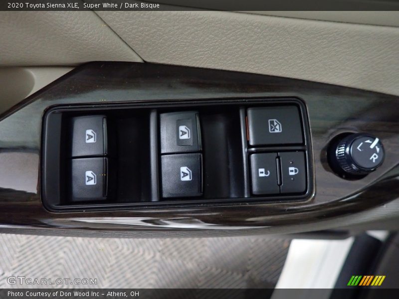 Super White / Dark Bisque 2020 Toyota Sienna XLE