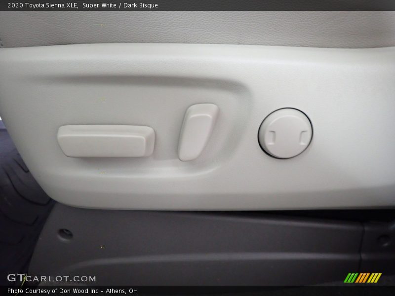 Super White / Dark Bisque 2020 Toyota Sienna XLE