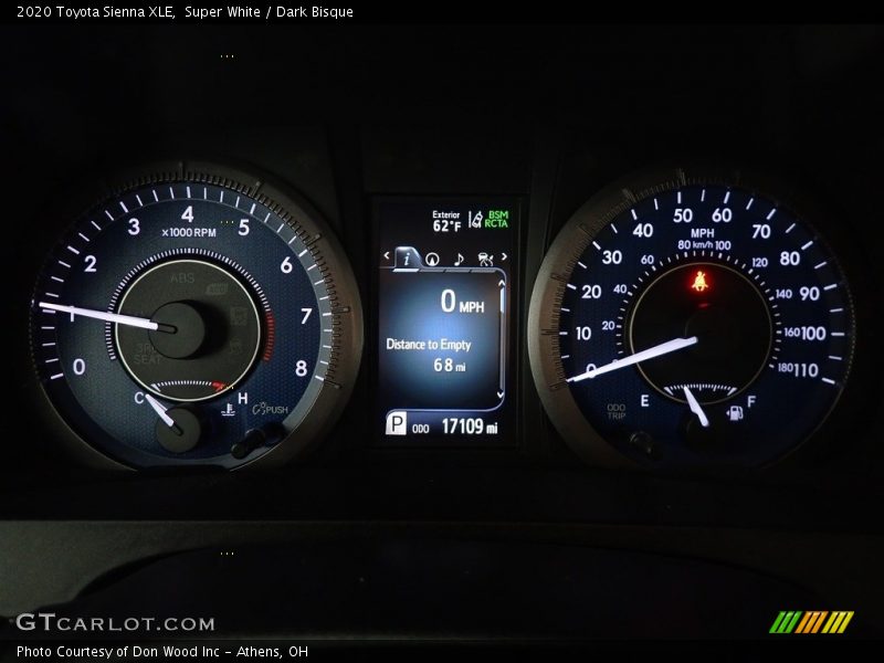 Super White / Dark Bisque 2020 Toyota Sienna XLE