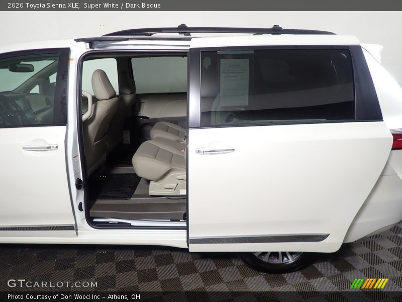 Super White / Dark Bisque 2020 Toyota Sienna XLE