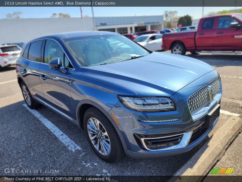 Front 3/4 View of 2019 Nautilus Select AWD