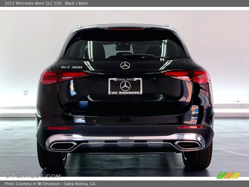 Black / Black 2023 Mercedes-Benz GLC 300